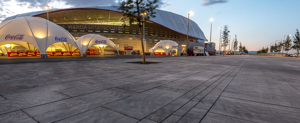 quadro. adoquin raw. plaza de la unidad. cordoba